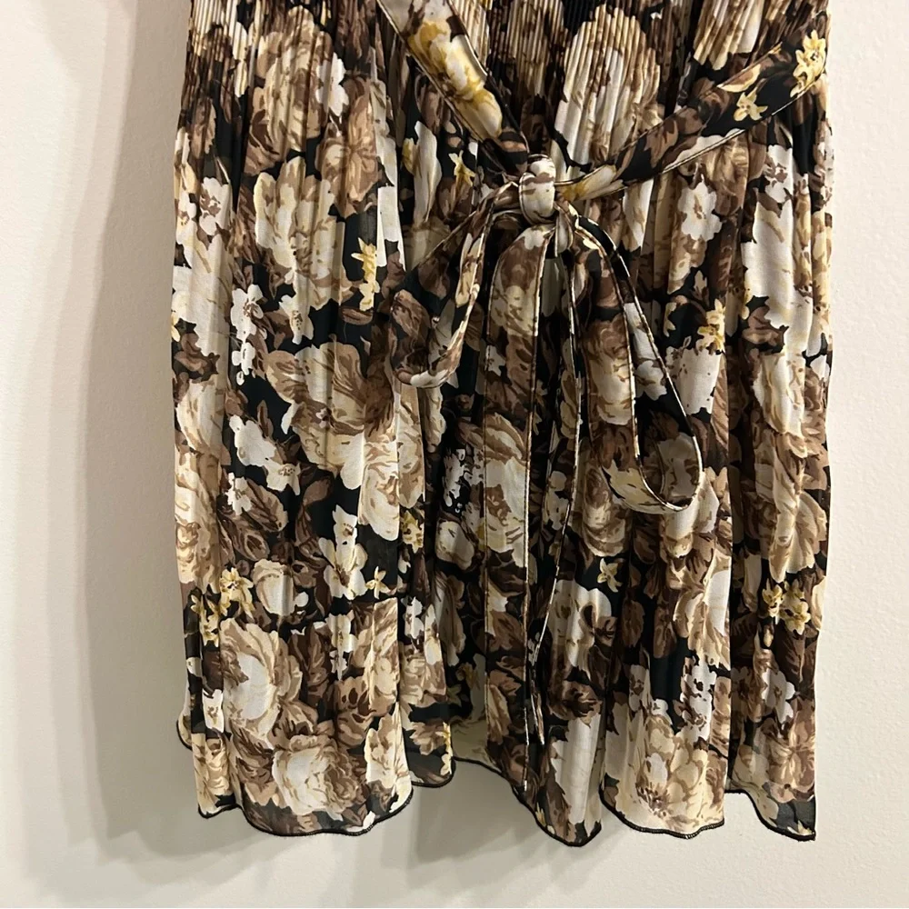 Abercrombie & Fitch High Neck Plisse Mini Dress Large Tall Sleeveless Floral - Picture 4 of 11